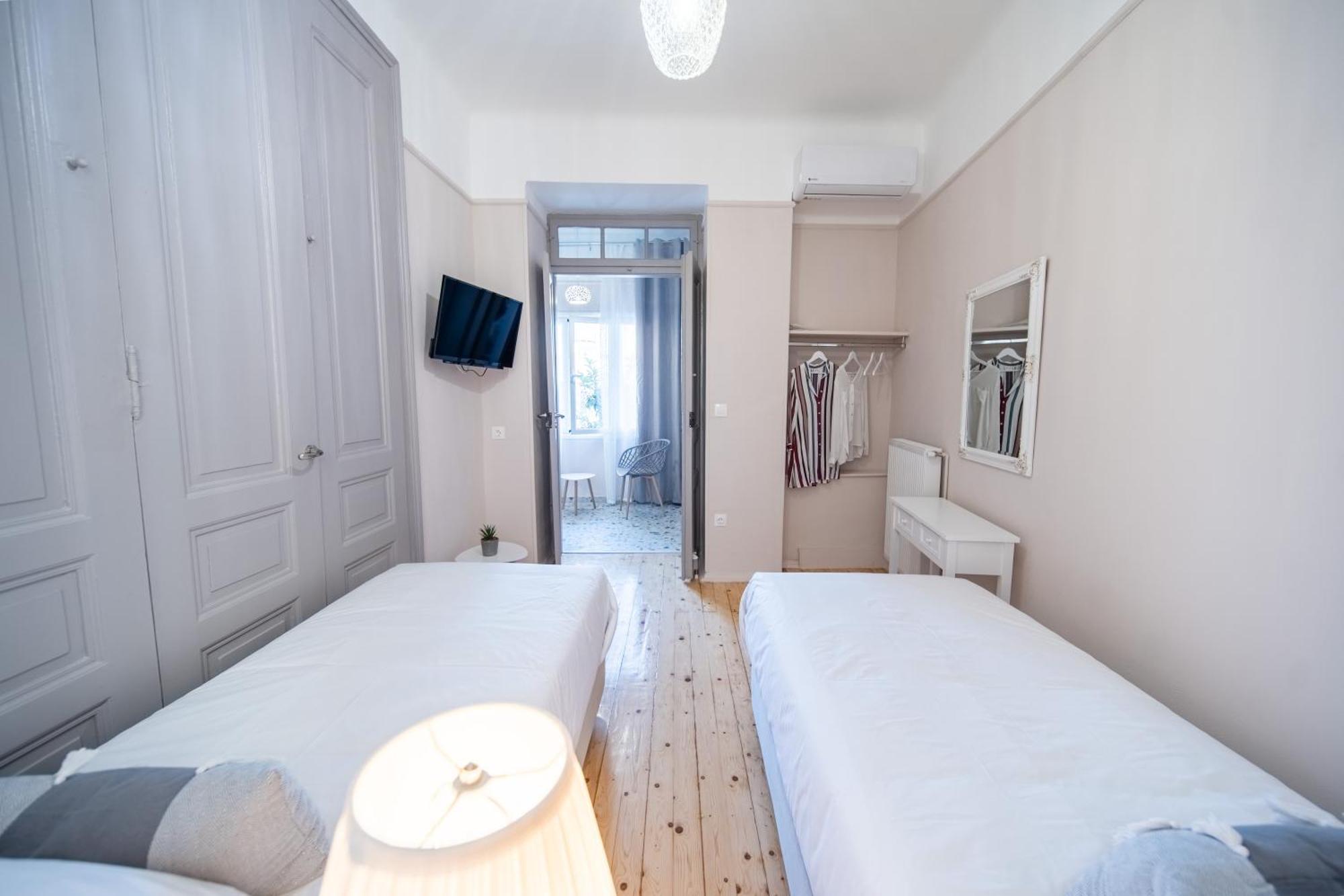 Oikia Tripodon Apartamento Atenas Exterior foto