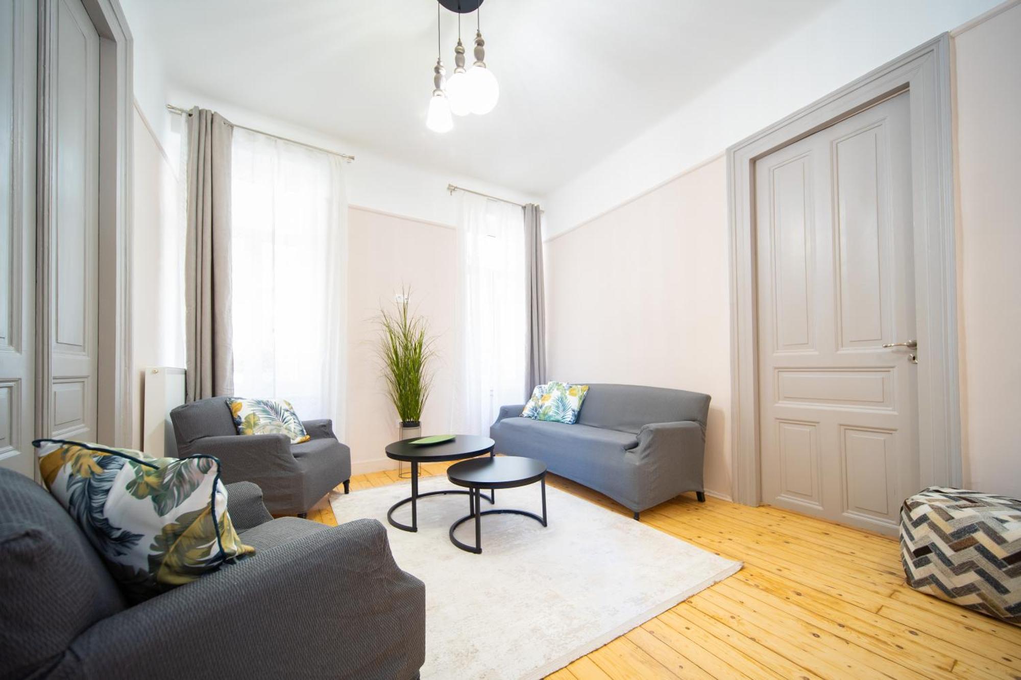 Oikia Tripodon Apartamento Atenas Exterior foto