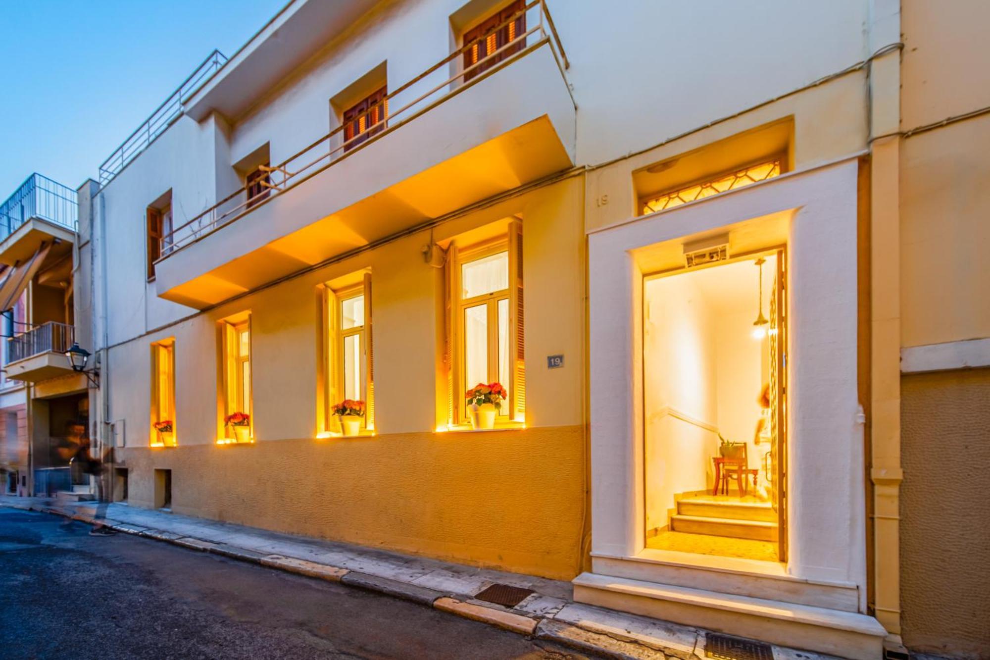 Oikia Tripodon Apartamento Atenas Exterior foto