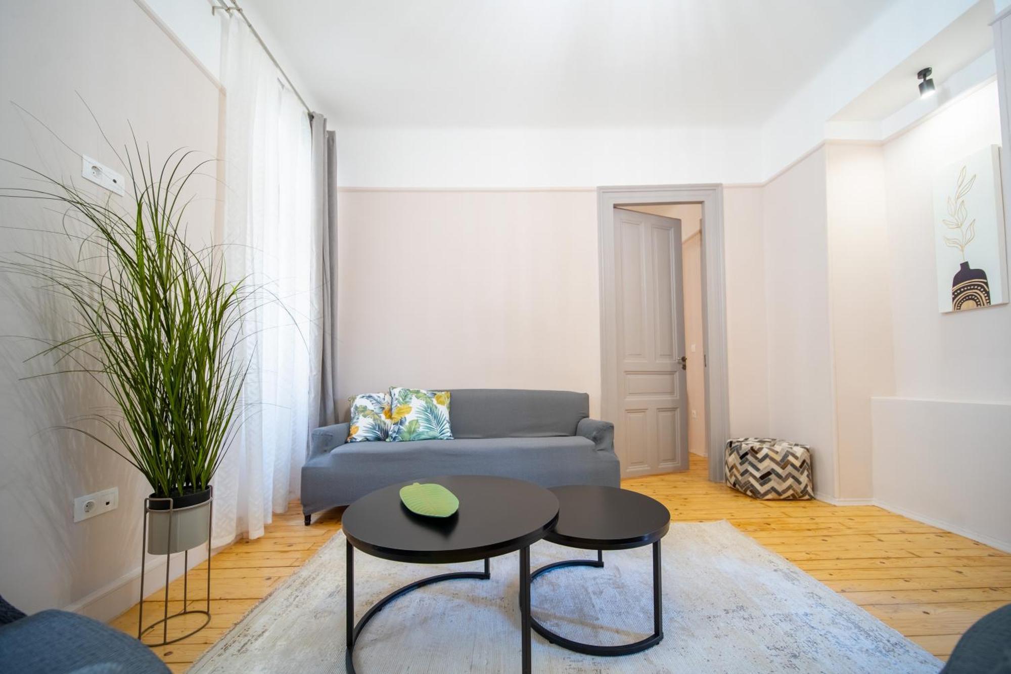Oikia Tripodon Apartamento Atenas Exterior foto